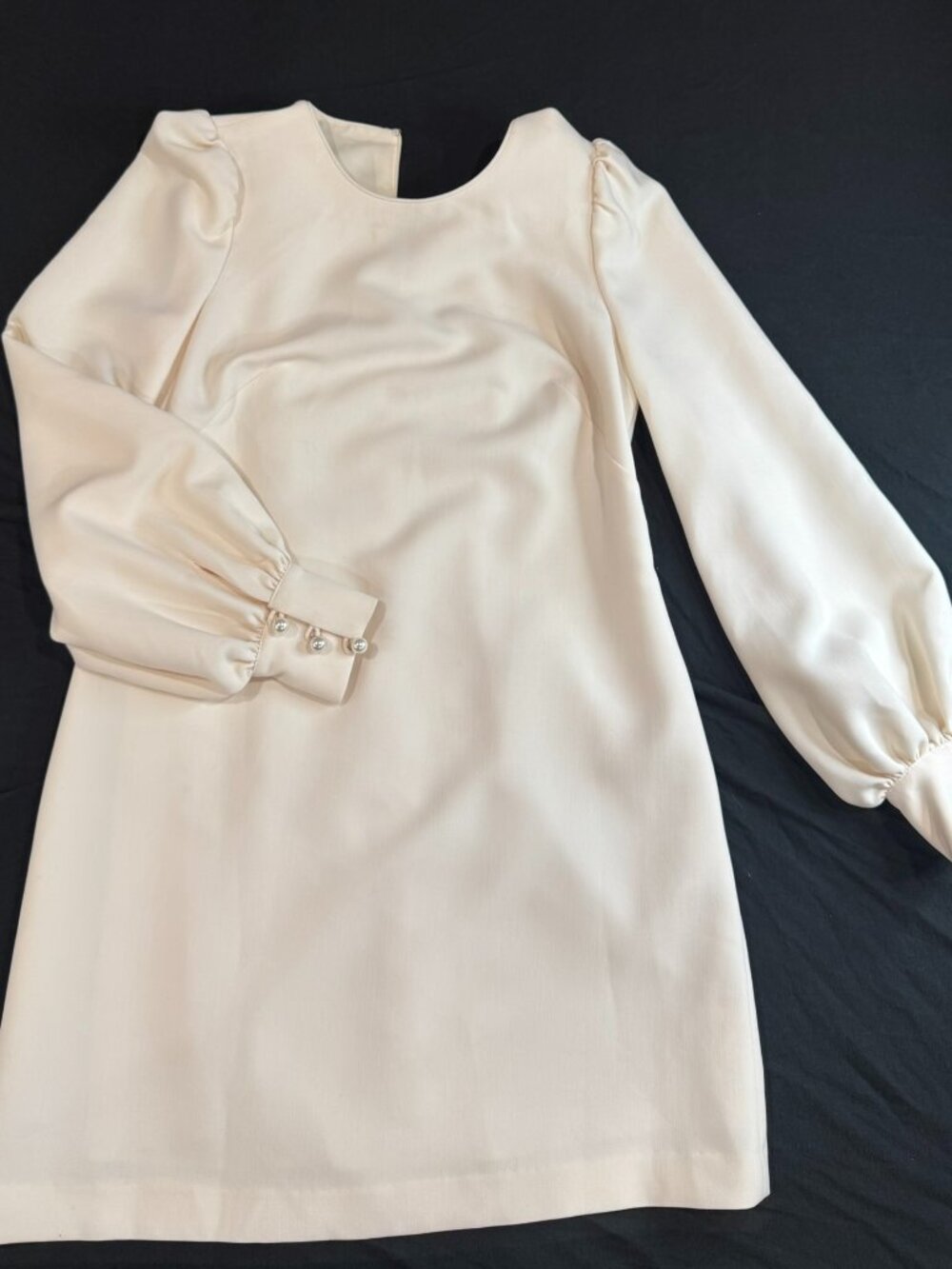 Gal meets Glam Ivory Pearl Button Balloon Sleeve Shift Dress Size 00